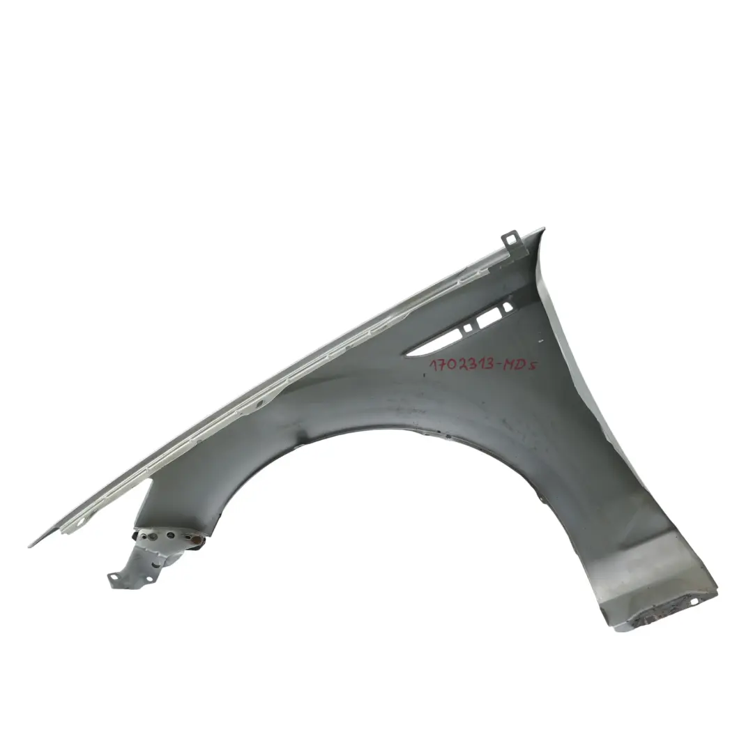Mk4 Aleta Delantera Derecha Plata Moondust ZJ para Ford Mondeo con número de pieza 1702313 Ford Mondeo Mk4 Aleta Delantera Derecha Plata Moondust ZJ - SKU 1702313-MDS - Número de pieza 1702313