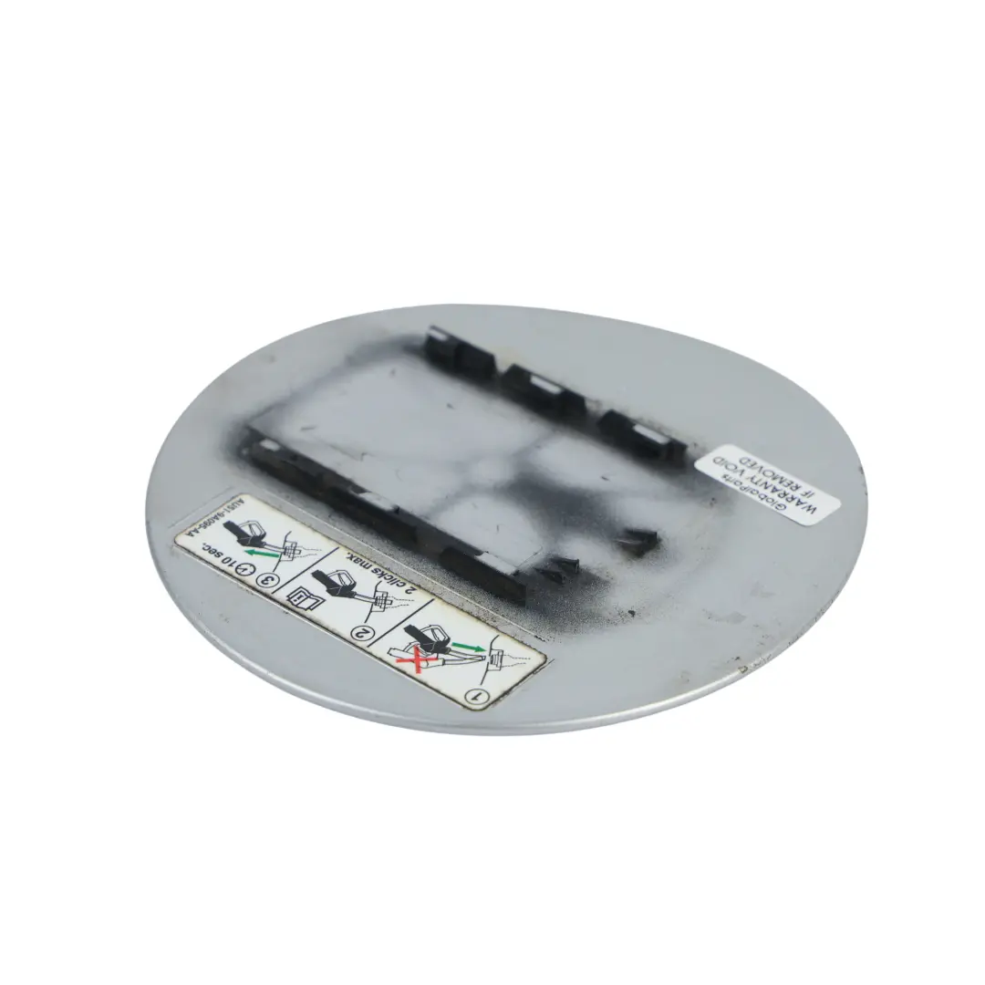 Sportello Carburante Coperchio Argento Moondust Metallizzato ZJ per Ford Fiesta Mk7 con numero di parte 1705725 Ford Fiesta Mk7 Sportello Carburante Coperchio Argento Moondust Metallizzato ZJ - SKU 1705725-MDS - Numero di parte 1705725