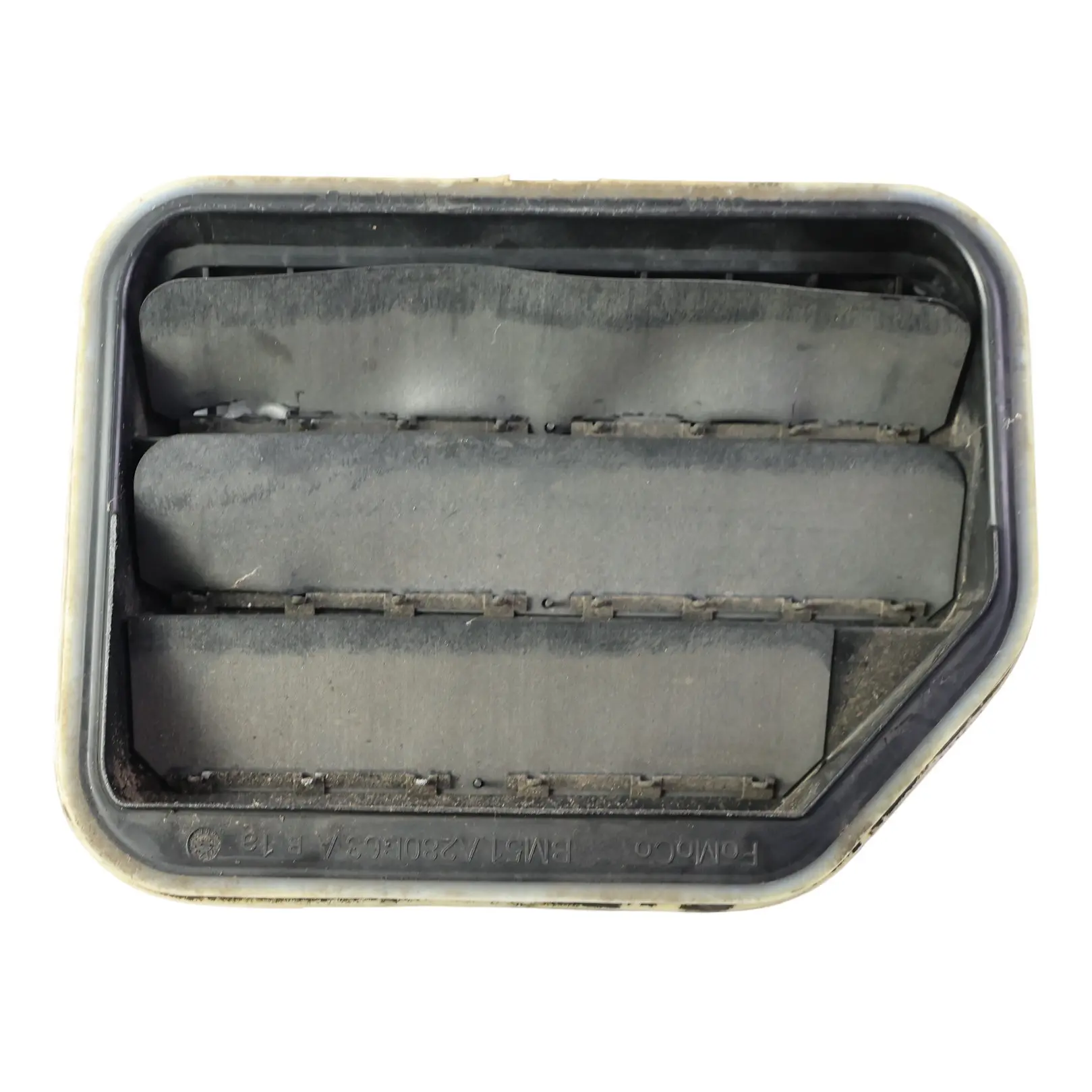 Ford Focus Mk3 Rejilla Ventilación Parachoques Trasero Izquierdo BM51-A280B63-AB