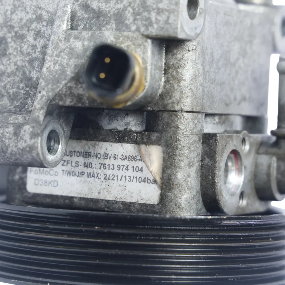 Mk3 Bomba Dirección Asistida 1.6 Duratec Gasolina BV61-3A696-AB para Ford Focus con número de pieza 1758113 Ford Focus Mk3 Bomba Dirección Asistida 1.6 Duratec Gasolina BV61-3A696-AB - SKU 1758113 - Número de pieza 1758113