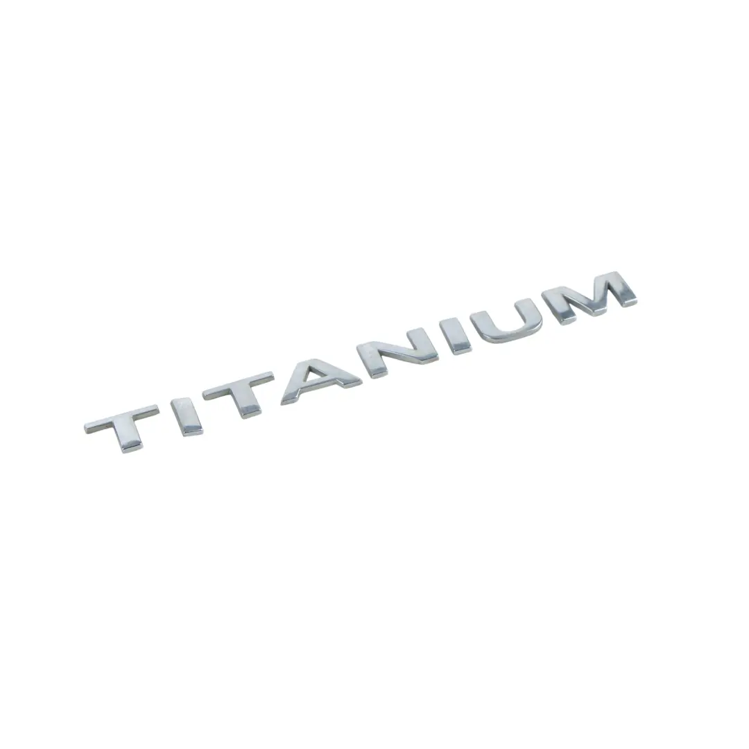 Emblema Letras Titanium Adorno Pegatina 7M51-42528-DE para Ford Fiesta Mk7 con número de pieza 1805527 Ford Fiesta Mk7 Emblema Letras Titanium Adorno Pegatina 7M51-42528-DE - SKU 1805527 - Número de pieza 1805527