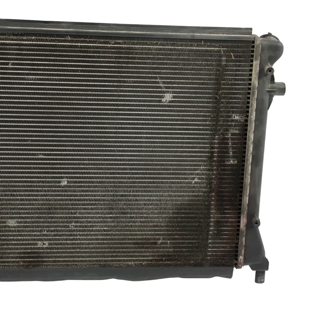 Mk5 Radiatore Acqua Motore Raffreddamento 1K0121251E per Audi A3 8P VW Golf con numero di parte 1K0121251AR Audi A3 8P VW Golf Mk5 Radiatore Acqua Motore Raffreddamento 1K0121251E - SKU 1K0121251AR-1 - Numero di parte 1K0121251AR