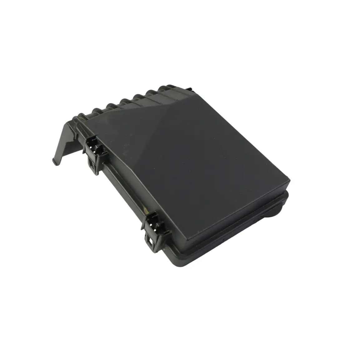 Scatola Fusibili Relè Coperchio Superiore Alloggiamento per Audi A3 8P con numero di parte 1K0937132D Audi A3 8P Scatola Fusibili Relè Coperchio Superiore Alloggiamento - SKU 1K0937132D - Numero di parte 1K0937132D