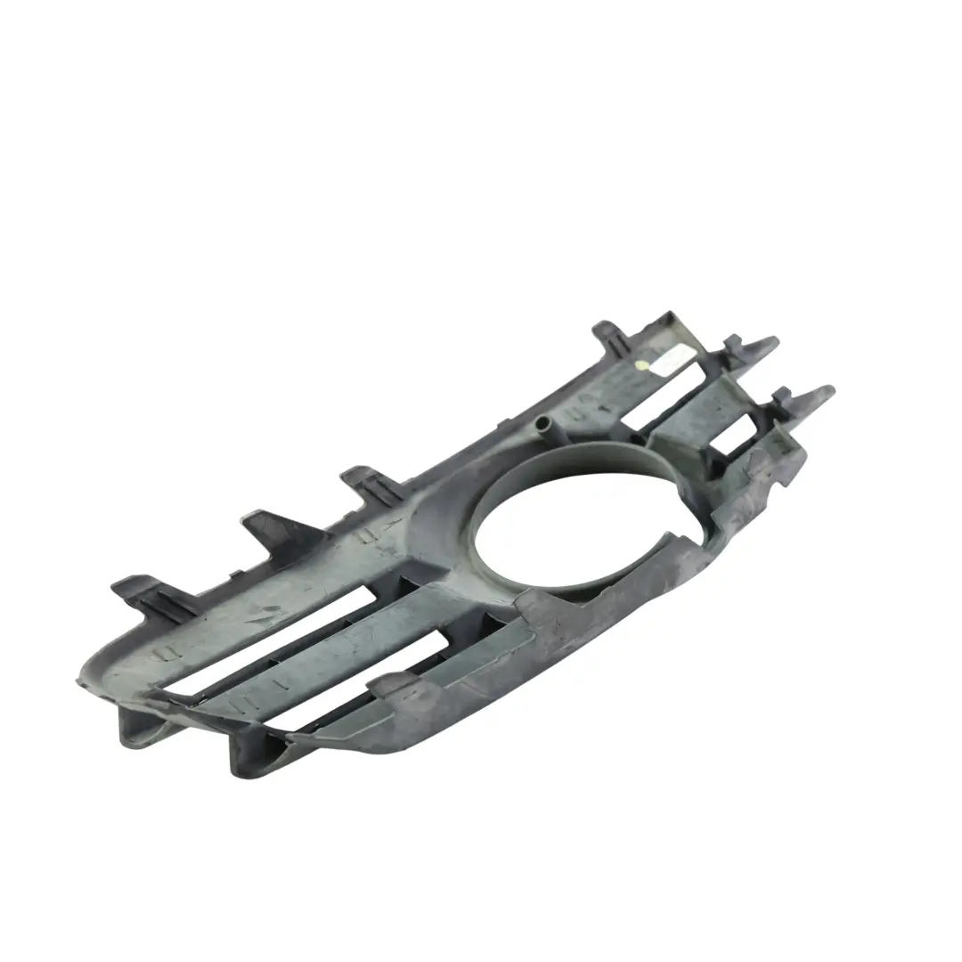 Volkswagen Scirocco MK3 Kratka Zderzaka Przód Czarna Prawa 1K8853666C - SKU 1K8853686C - Numer Części 1K8853686C