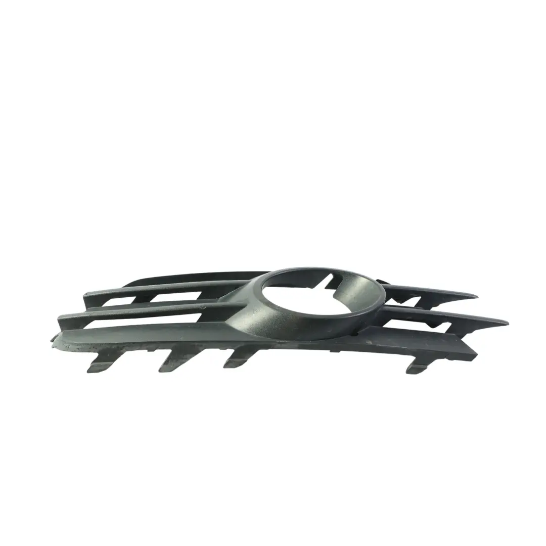 MK3 Kratka Zderzaka Przód Czarna Prawa 1K8853666C do Volkswagen Scirocco o numerze 1K8853686C Volkswagen Scirocco MK3 Kratka Zderzaka Przód Czarna Prawa 1K8853666C - SKU 1K8853686C - Numer Części 1K8853686C