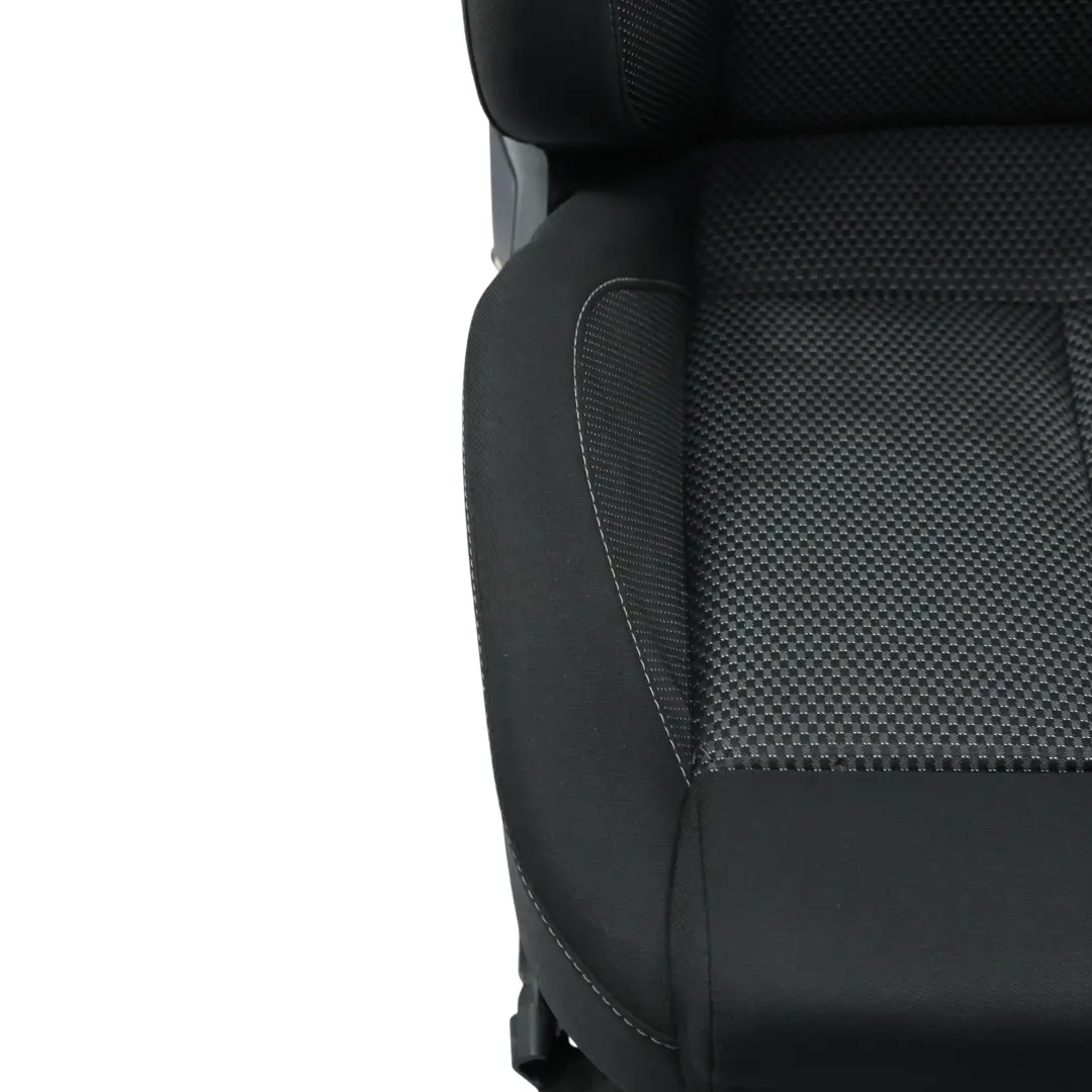 Mk2 1P 5P Sedile Sportivo Ant Sinistro Tessuto Nero Argento Grigio per Seat Leon con numero di parte 1P0881805BK Seat Leon Mk2 1P 5P Sedile Sportivo Ant Sinistro Tessuto Nero Argento Grigio - SKU 1P0881805BK-1 - Numero di parte 1P0881805BK