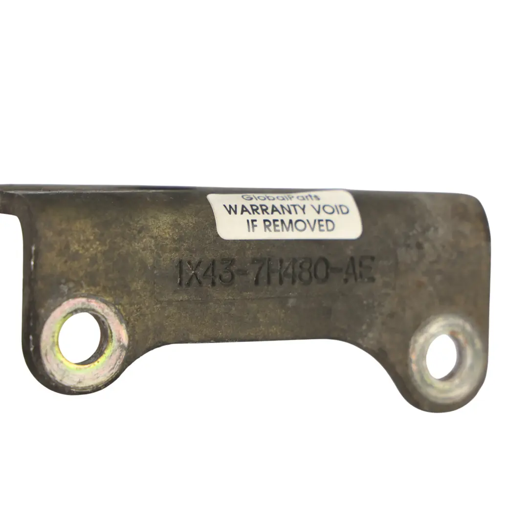 Osłona Termiczna Wspornika Skrzyni Biegów do Jaguar X-Type o numerze 1X43-7H480-AE Jaguar X-Type Osłona Termiczna Wspornika Skrzyni Biegów - SKU 1X43-7H480-AE - Numer Części 1X43-7H480-AE