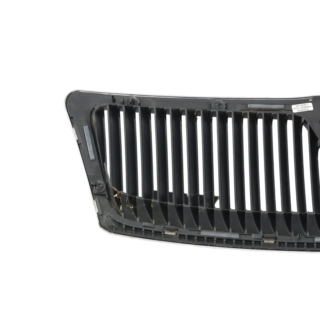 Kühlergrill Mitte Oben Vorne Zierleiste Abdeckung für Skoda Octavia II mit Teilenummer 1Z0853668 Skoda Octavia II Kühlergrill Mitte Oben Vorne Zierleiste Abdeckung - SKU 1Z0853668-2 - Teilenummer 1Z0853668