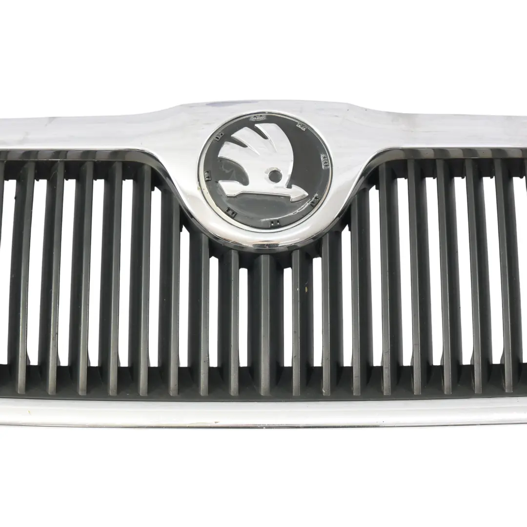 Kühlergrill Mitte Oben Vorne Zierleiste Abdeckung für Skoda Octavia II mit Teilenummer 1Z0853668 Skoda Octavia II Kühlergrill Mitte Oben Vorne Zierleiste Abdeckung - SKU 1Z0853668-2 - Teilenummer 1Z0853668