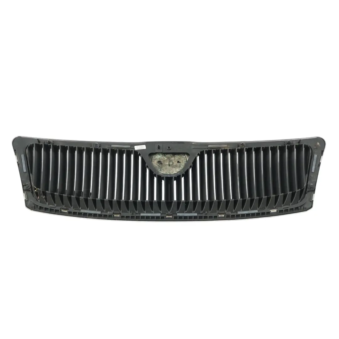 Griglia Radiatore Anteriore Centrale Superiore Cover per Skoda Octavia II con numero di parte 1Z0853668 Skoda Octavia II Griglia Radiatore Anteriore Centrale Superiore Cover - SKU 1Z0853668-2 - Numero di parte 1Z0853668