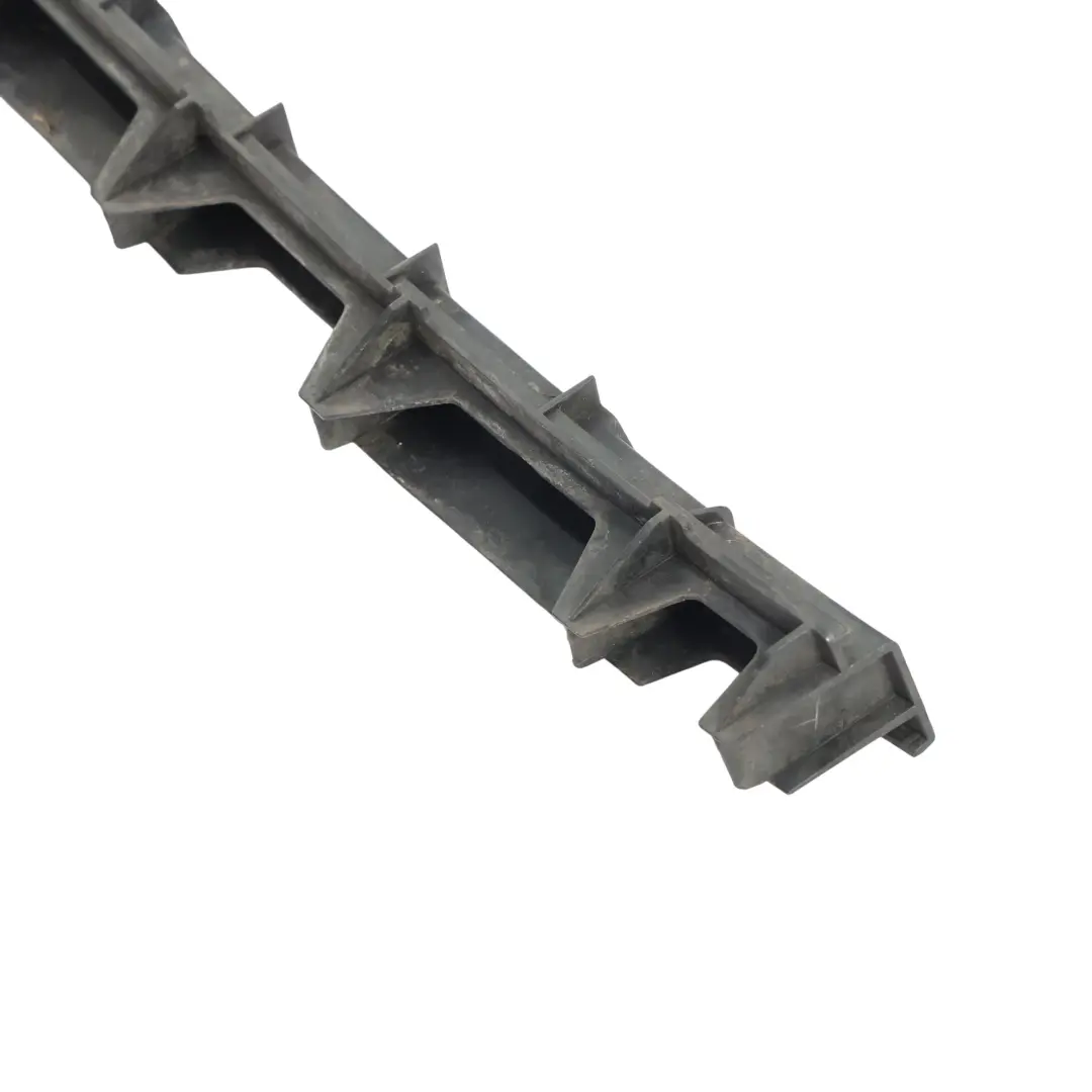 Skoda Octavia Mk2 1Z Combi Soporte Guía Parachoques Trasero - SKU 1Z9807863 - Número de pieza 1Z9807863