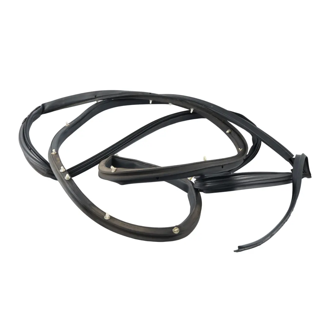 Ford Fiesta Mk7 Joint Caoutchouc Porte Avant Droite F1BB-B20530-AC - SKU 2054839 - Numéro de pièce 2054839