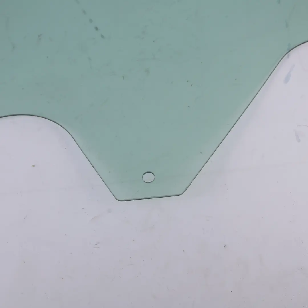 Mk8 5P Vetro Porta Finestrino Hatchback Posteriore Destro per Ford Fiesta con numero di parte 2087908 Ford Fiesta Mk8 5P Vetro Porta Finestrino Hatchback Posteriore Destro - SKU 2087908 - Numero di parte 2087908