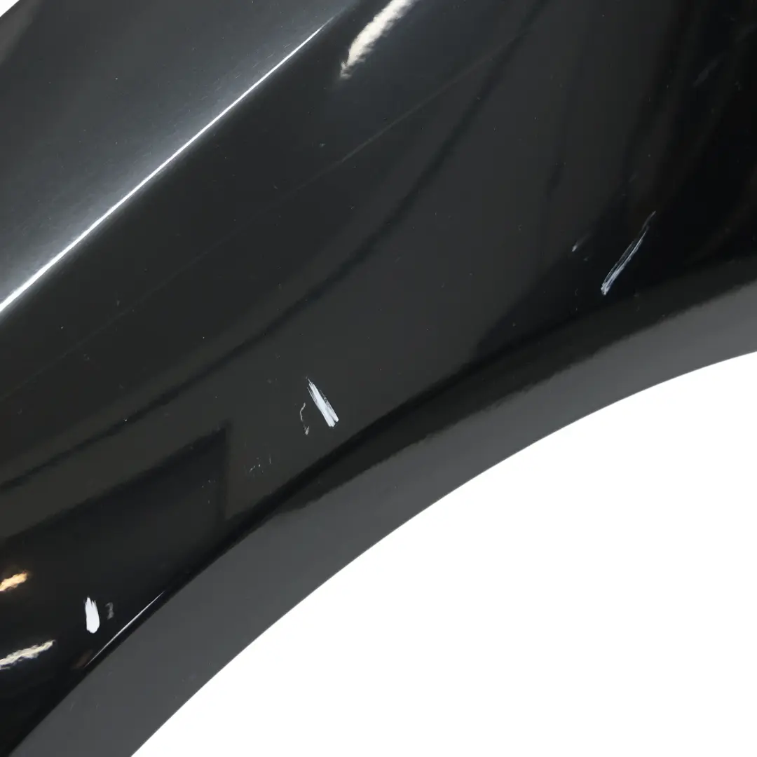 Mk3 Błotnik Przedni Lewy Panther Black Czarny Metalik - D9 do Ford Focus o numerze 2171304 Ford Focus Mk3 Błotnik Przedni Lewy Panther Black Czarny Metalik - D9 - SKU 2171304-PBL1 - Numer Części 2171304