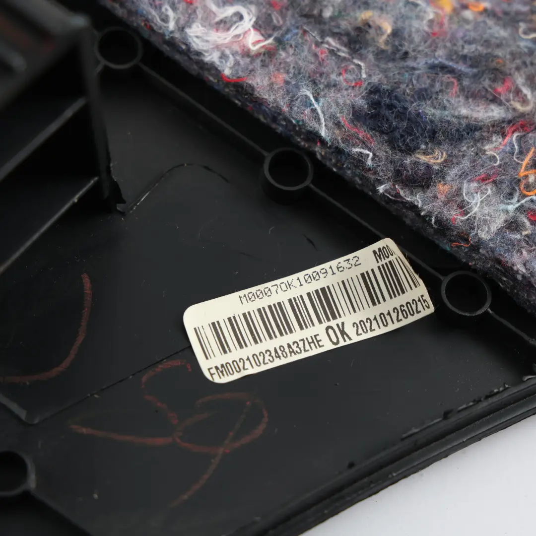 Säulenverkleidung Innen D-Säule Rechts Schwarz für Ford Ranger T6 mit Teilenummer 2212990 Ford Ranger T6 Säulenverkleidung Innen D-Säule Rechts Schwarz - SKU 2212990 - Teilenummer 2212990