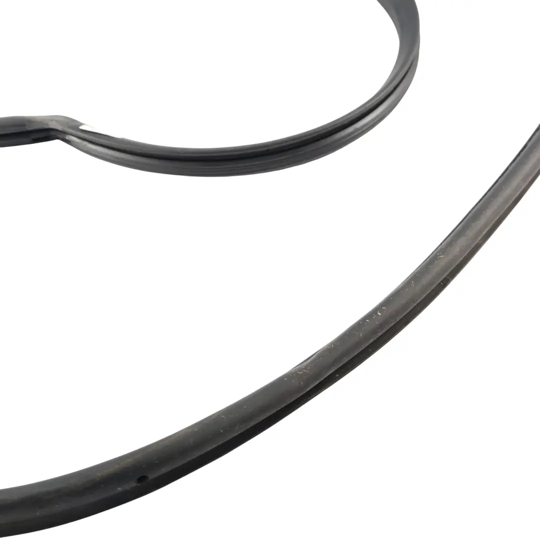 Mk8 Uszczelka Drzwi Przednia Prawa do Ford Fiesta o numerze 2275687 Ford Fiesta Mk8 Uszczelka Drzwi Przednia Prawa - SKU 2275687-1 - Numer Części 2275687