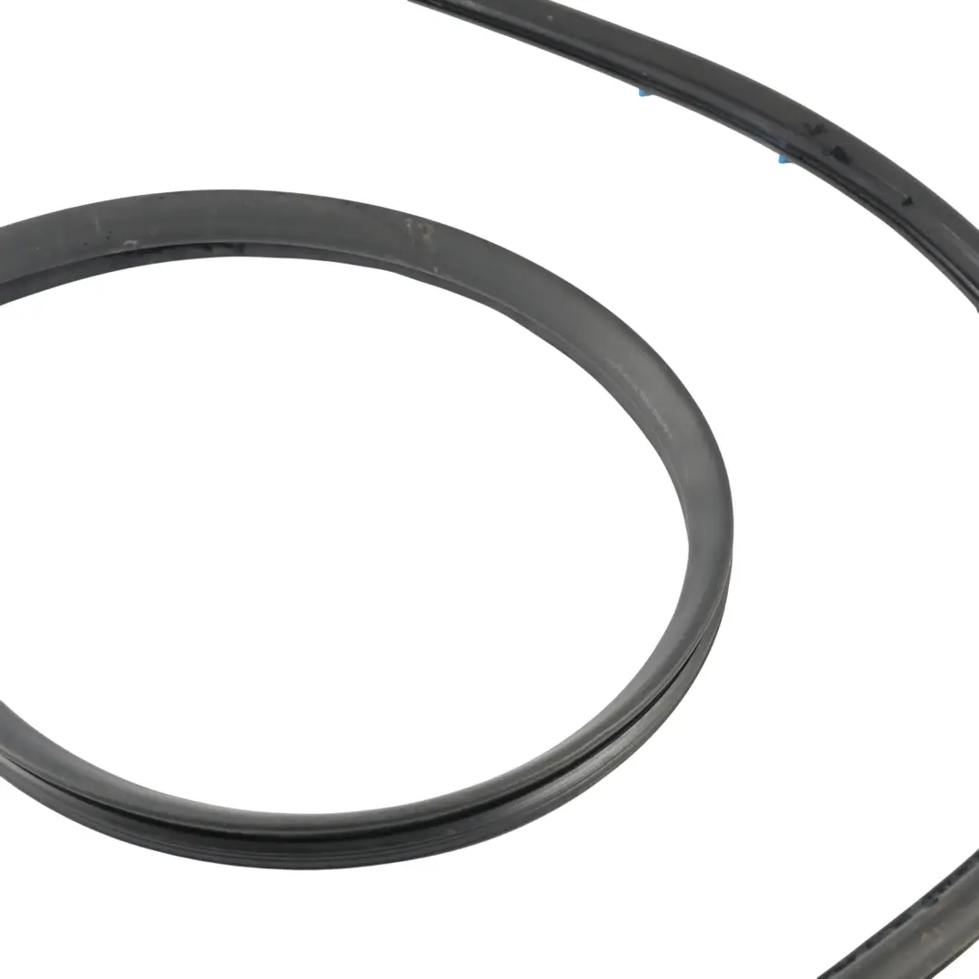 Mk8 Junta Puerta Delantera Derecha Burlete para Ford Fiesta con número de pieza 2275687 Ford Fiesta Mk8 Junta Puerta Delantera Derecha Burlete - SKU 2275687-1 - Número de pieza 2275687
