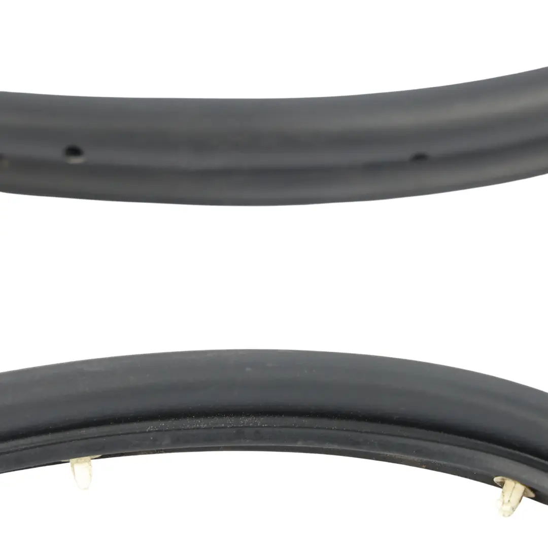 Ford Fiesta ST-3 MK8 Guarnizione Porta Anteriore Destra H1BB-B20530-AJ - SKU 2275691 - Numero di parte 2275691