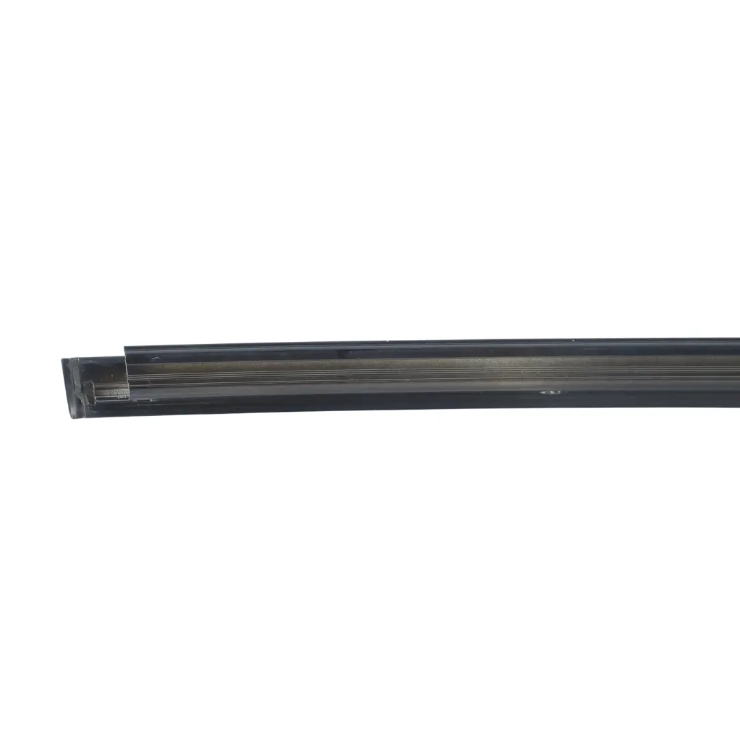 BMW F10 F10 LCI Garniture Cache Guide Lunette Arrière Noir Gauche - SKU 2577237 - Numéro de pièce 2577237