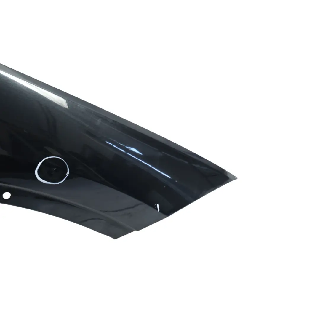 Panel de Ala Delantero Derecho Black Sapphire Metallic - 475 para BMW X1 E84 con número de pieza 2993156 BMW X1 E84 Panel de Ala Delantero Derecho Black Sapphire Metallic - 475 - SKU 2993156-BS1 - Número de pieza 2993156