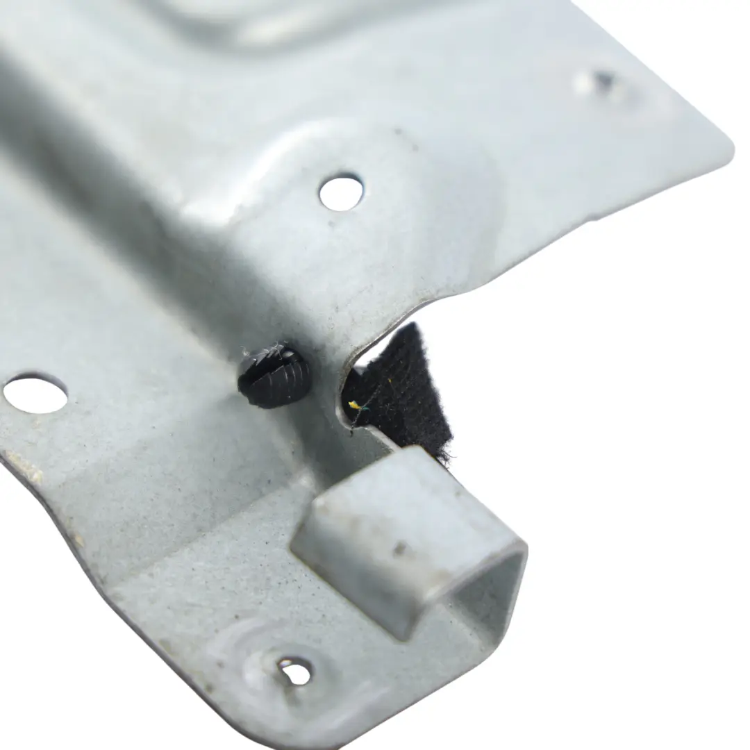 Wspornik Mocowanie Osłona Słupka C Panel Lewy do BMW E82 o numerze 2996049 BMW E82 Wspornik Mocowanie Osłona Słupka C Panel Lewy - SKU 2996049 - Numer Części 2996049