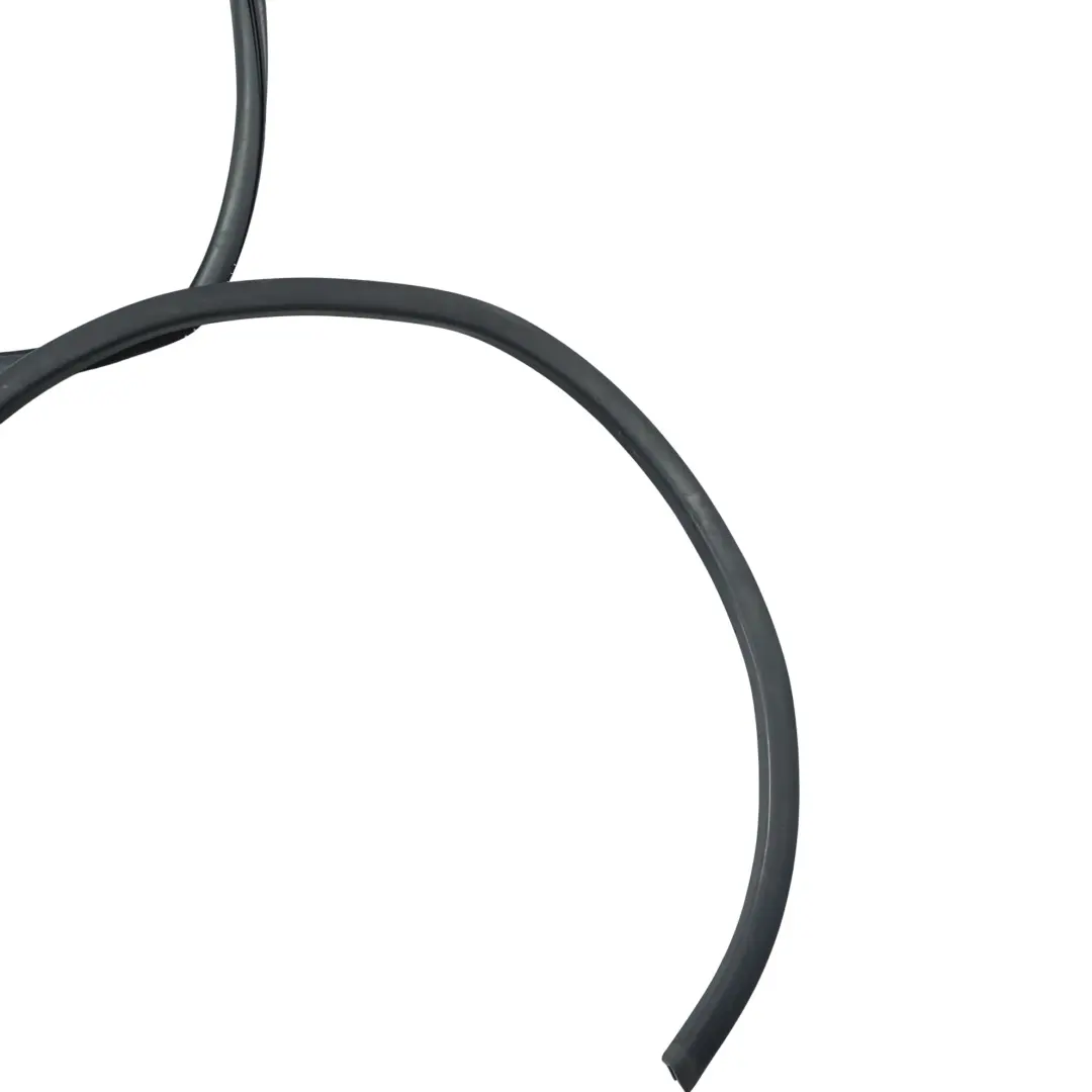 Door Window Seal Rubber Gasket Front Right O/S to Volkswagen Crafter 2E with Part number 2E0837404 Volkswagen Crafter 2E Door Window Seal Rubber Gasket Front Right O/S - SKU 2E0837404 - Part number 2E0837404