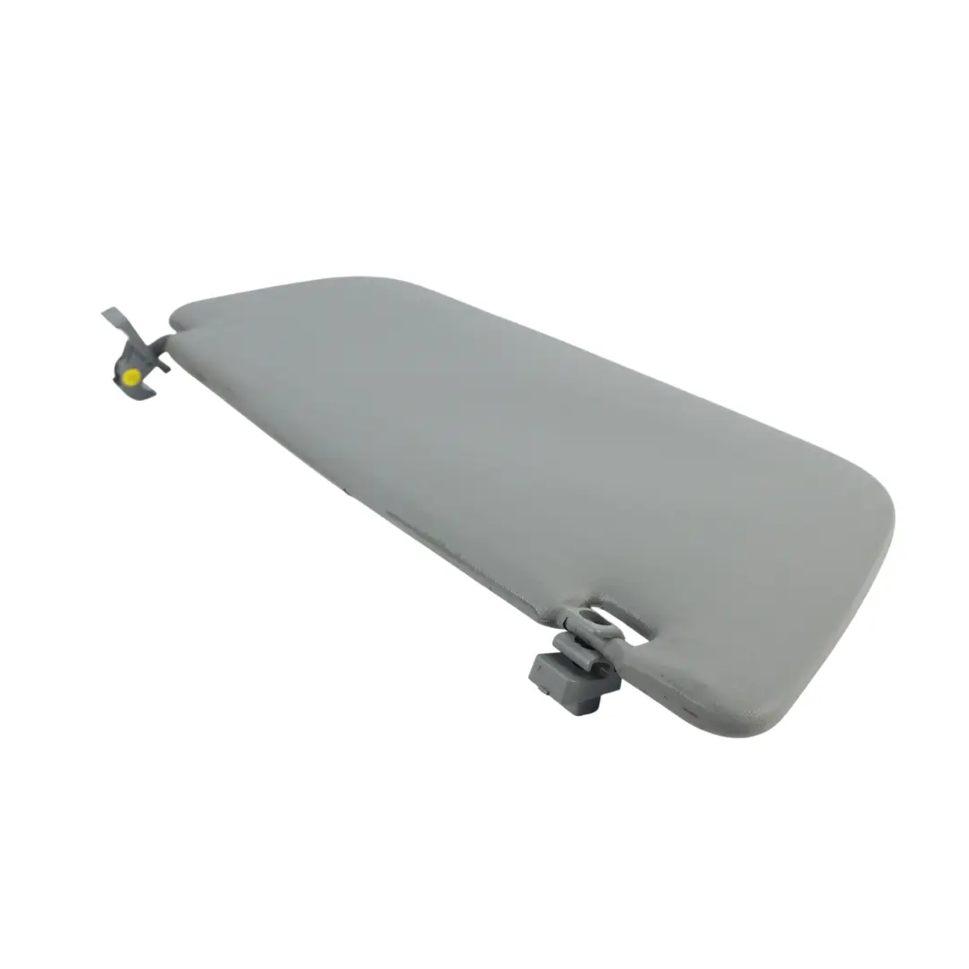 Pare-soleil Cache Panneau Droit Gris pour Volkswagen Crafter 2E à propos du numéro de pièce 2E0857552B Volkswagen Crafter 2E Pare-soleil Cache Panneau Droit Gris - SKU 2E0857552B - Numéro de pièce 2E0857552B