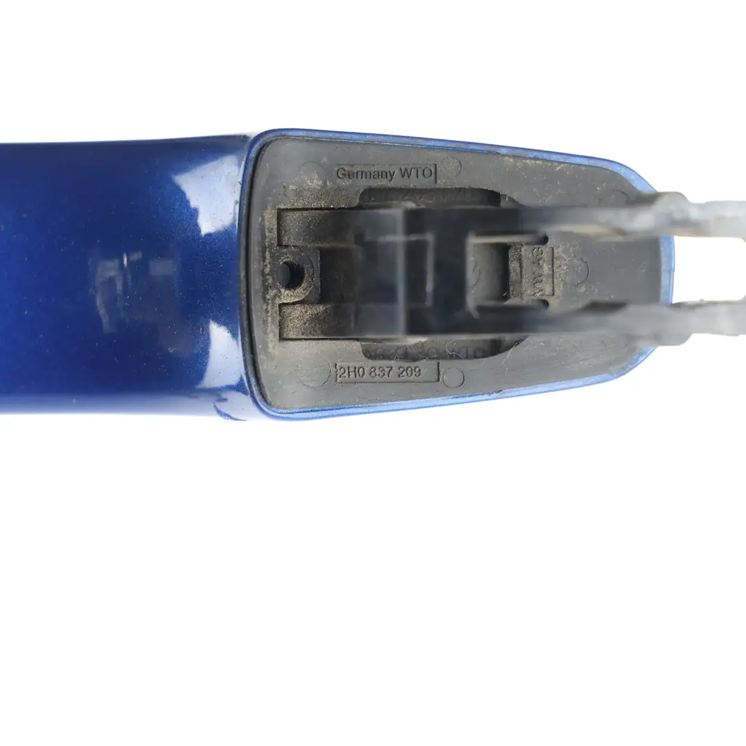 2H Poignée Extérieure Porte Avant Gauche Bleu Ravenna A5W pour Volkswagen Amarok à propos du numéro de pièce 2H0837205D Volkswagen Amarok 2H Poignée Extérieure Porte Avant Gauche Bleu Ravenna A5W - SKU 2H0837205D-RAV - Numéro de pièce 2H0837205D