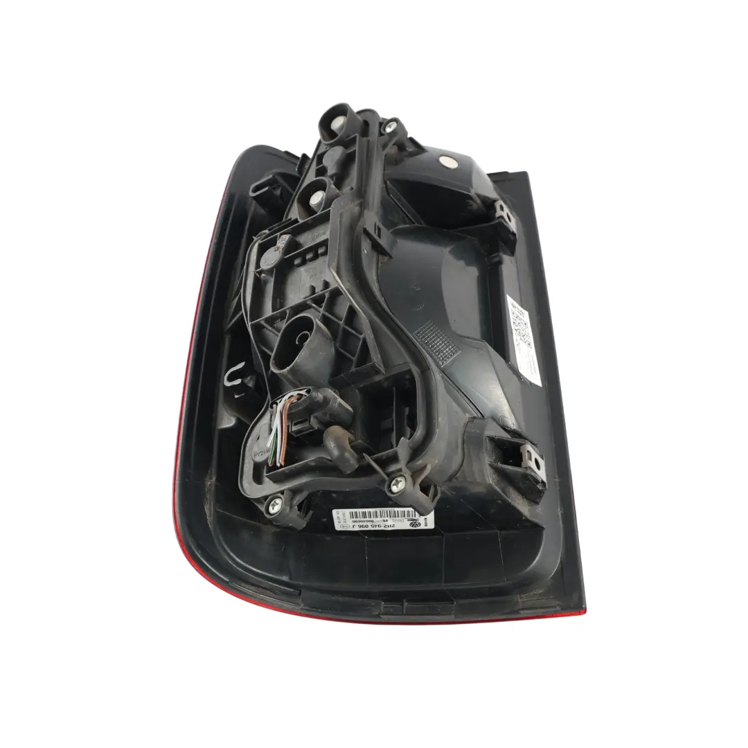 2H Lampa Tylna Przeciwmgielna Prawa do Volkswagen Amarok o numerze 2H2945096J Volkswagen Amarok 2H Lampa Tylna Przeciwmgielna Prawa - SKU 2H2945096J - Numer Części 2H2945096J