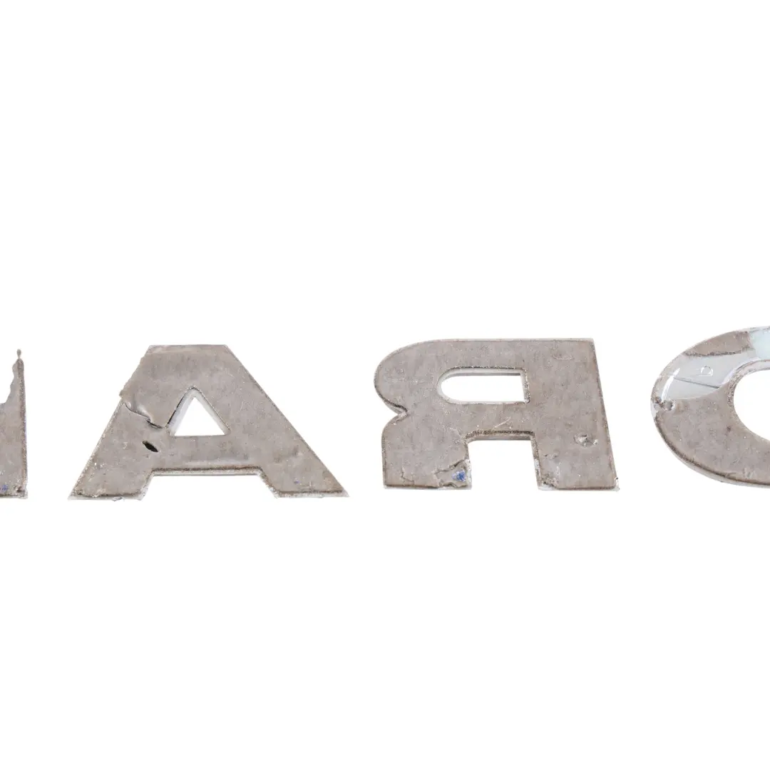 Volkswagen Amarok 2H Scritta Logo Emblema Posteriore Amarok Cromato - SKU 2H5853687 - Numero di parte 2H5853687