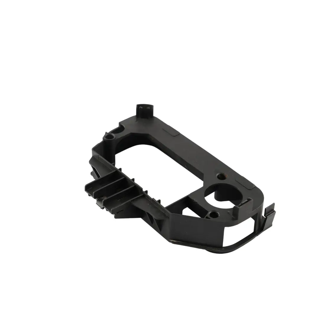 2K C20 Soporte Cerradura Portón Trasero Carrier para Volkswagen Caddy con número de pieza 2K0827526 Volkswagen Caddy 2K C20 Soporte Cerradura Portón Trasero Carrier - SKU 2K0827526 - Número de pieza 2K0827526