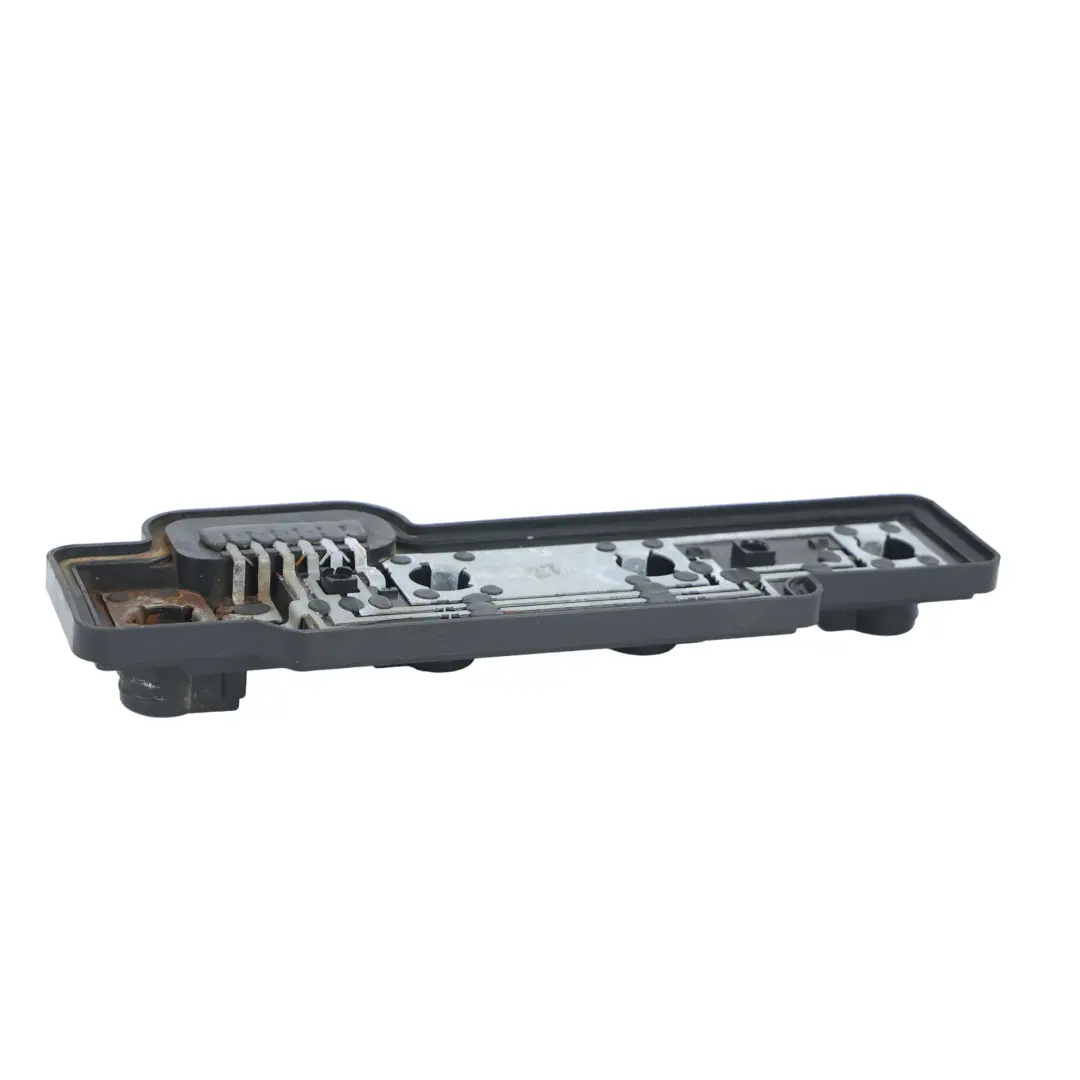 MK3 Portalampada Fanale Posteriore Destro per Volkswagen Caddy con numero di parte 2K0945258A Volkswagen Caddy MK3 Portalampada Fanale Posteriore Destro - SKU 2K0945258A - Numero di parte 2K0945258A