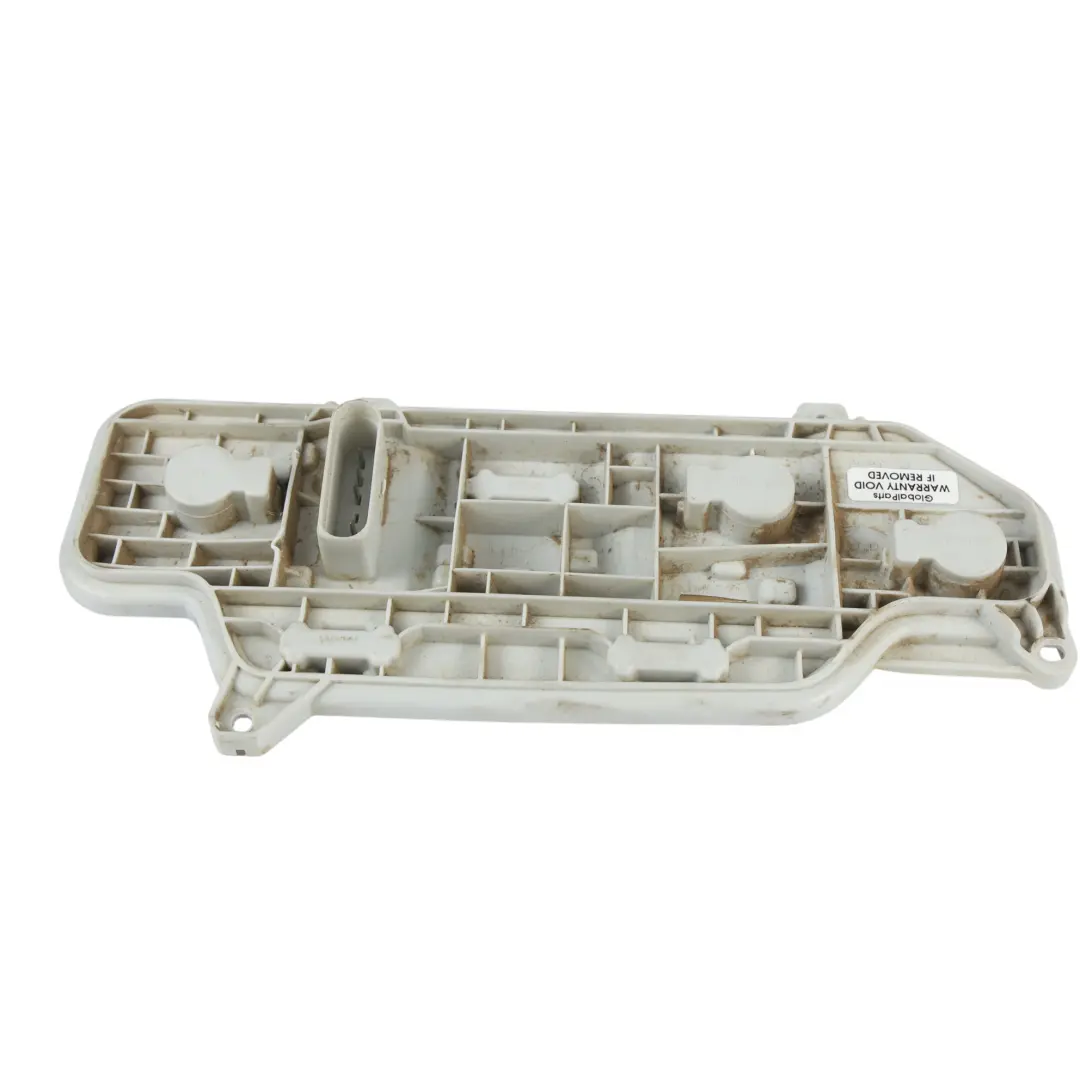 Volkswagen Caddy Maxi SA LED Troisième Feu Stop Porte-Ampoule Gauche - SKU 2K1945257B - Numéro de pièce 2K1945257B