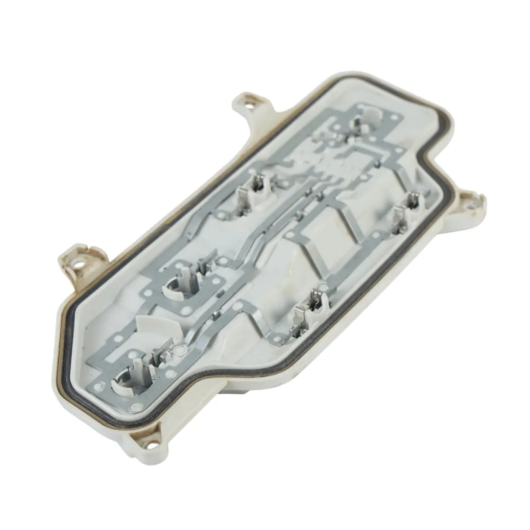 Volkswagen Caddy Maxi SA LED Troisième Feu Stop Porte-Ampoule Gauche - SKU 2K1945257B - Numéro de pièce 2K1945257B