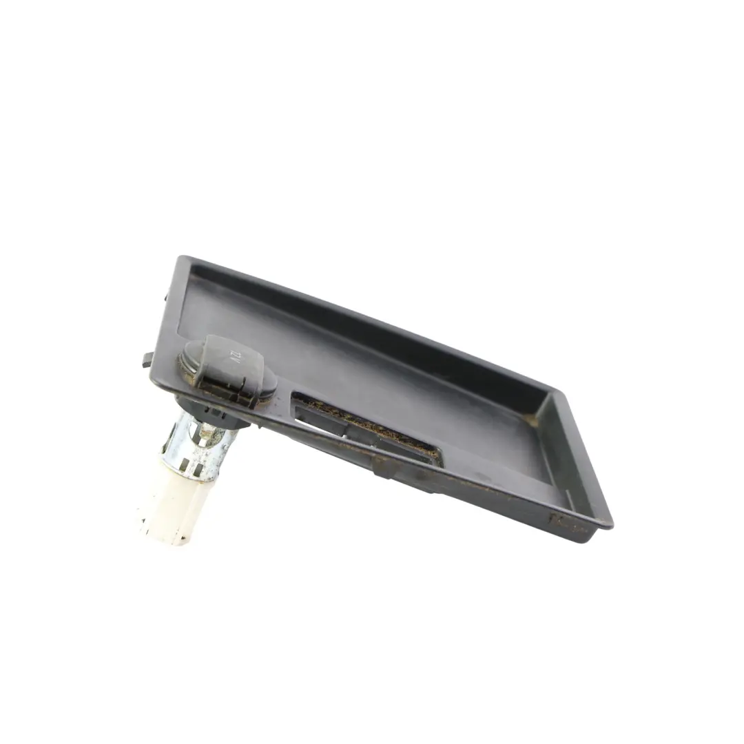Volkswagen Caddy Maxi SA Mittelkonsole Einsatz Blende 12V Abdeckung - SKU 2K5863284P - Teilenummer 2K5863284P
