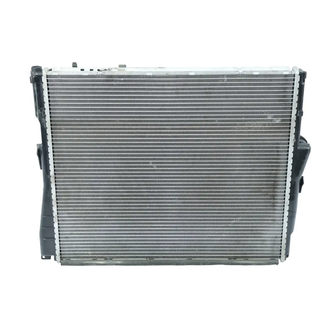 Radiatore Acqua Motore Diesel 3.0d M57N2 per BMW X3 E83 con numero di parte 3400013 BMW X3 E83 Radiatore Acqua Motore Diesel 3.0d M57N2 - SKU 3400013-2 - Numero di parte 3400013