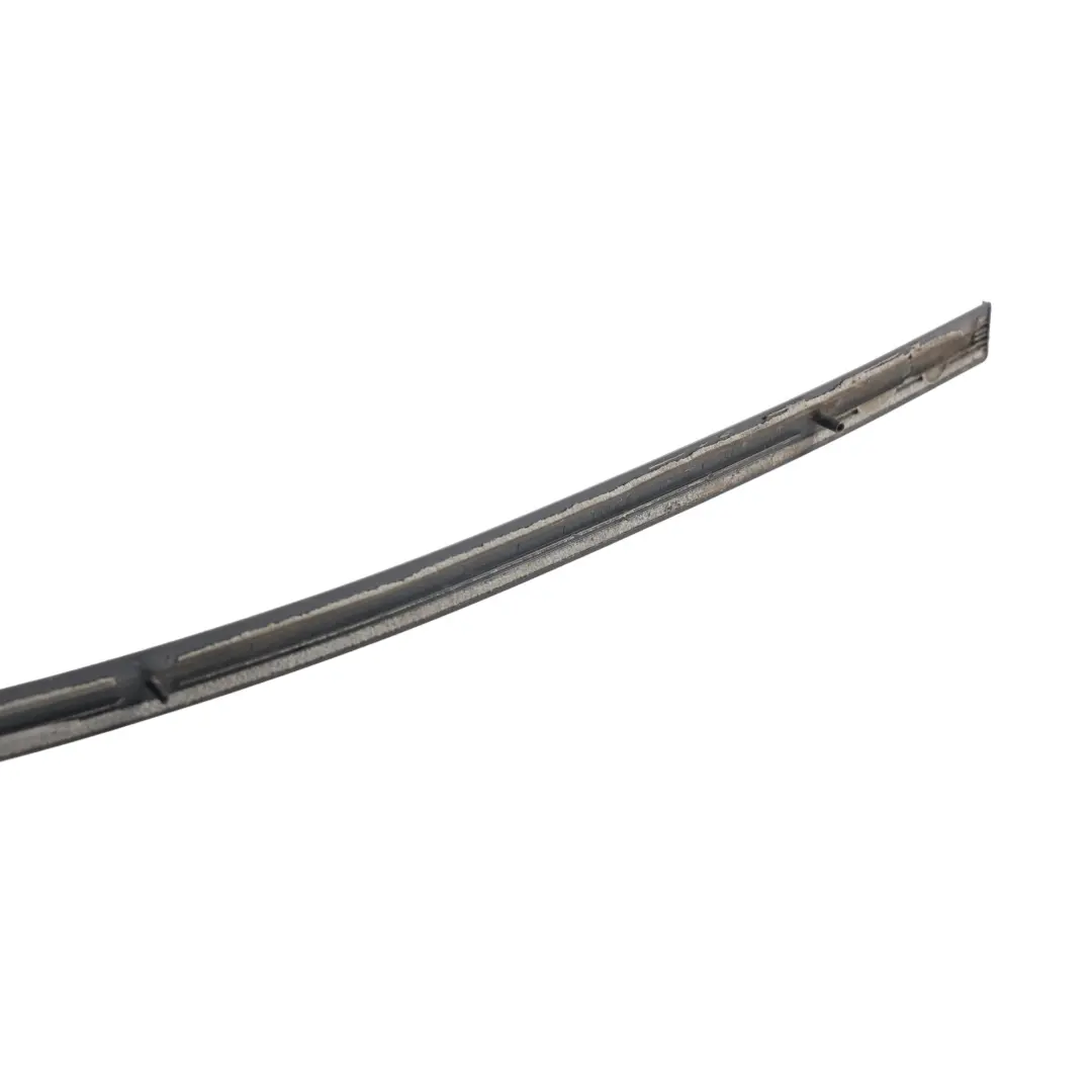 Listwa Drzwi Przednich Czarna Satynowa Lewa do Volkswagen Passat B6 o numerze 3C0853515 Volkswagen Passat B6 Listwa Drzwi Przednich Czarna Satynowa Lewa - SKU 3C0853515-1 - Numer Części 3C0853515