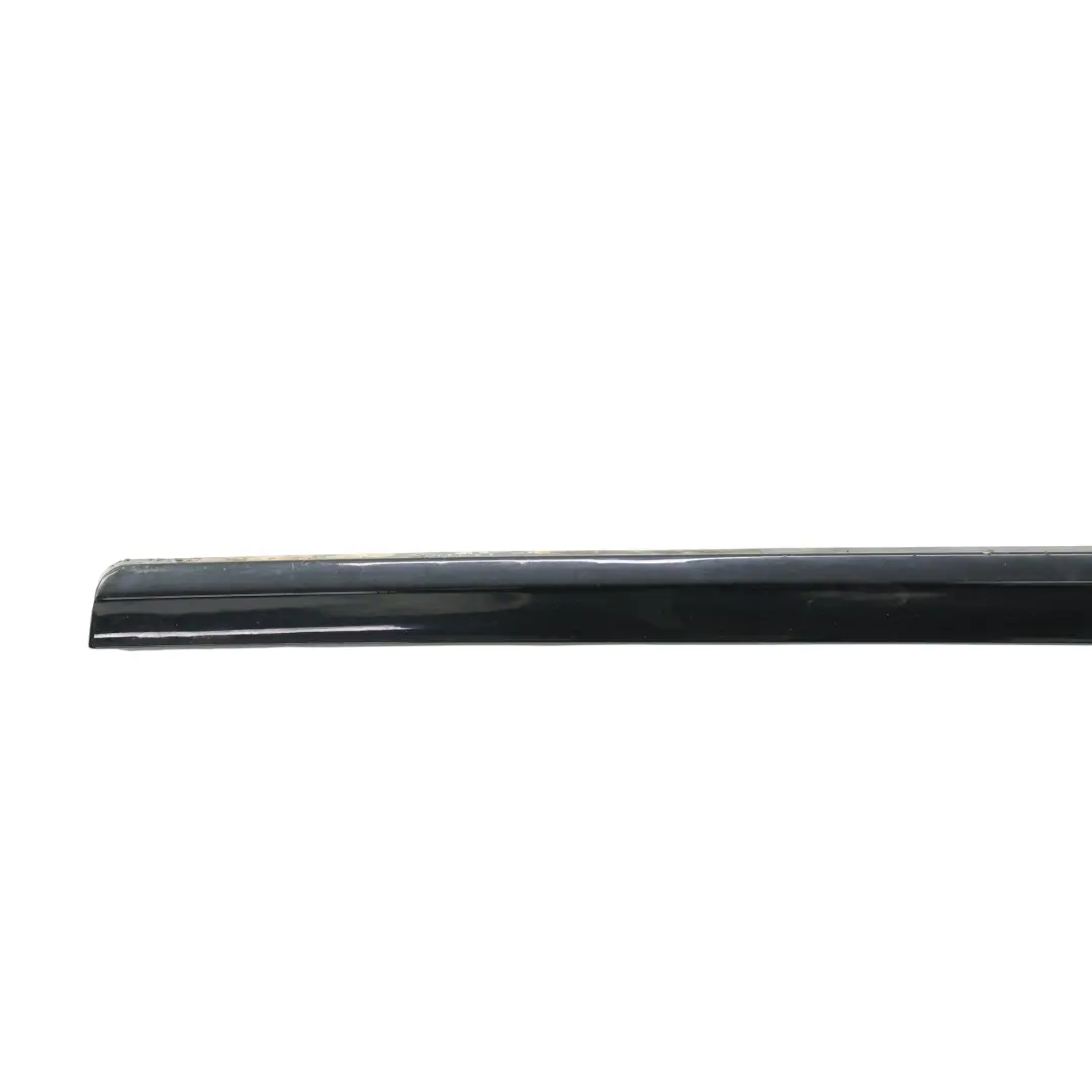 Listwa Drzwi Przednia Prawa Deep Black C9X do Volkswagen Passat B6 o numerze 3C0854940B Volkswagen Passat B6 Listwa Drzwi Przednia Prawa Deep Black C9X - SKU 3C0854940B-DBL - Numer Części 3C0854940B