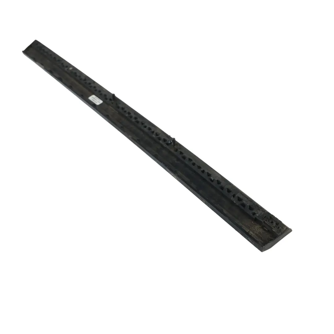 Volkswagen Passat B6 Moldura Inferior Puerta Trasera Izquierda Negro Perla C9X - SKU 3C0854949B-DBL - Número de pieza 3C0854949B