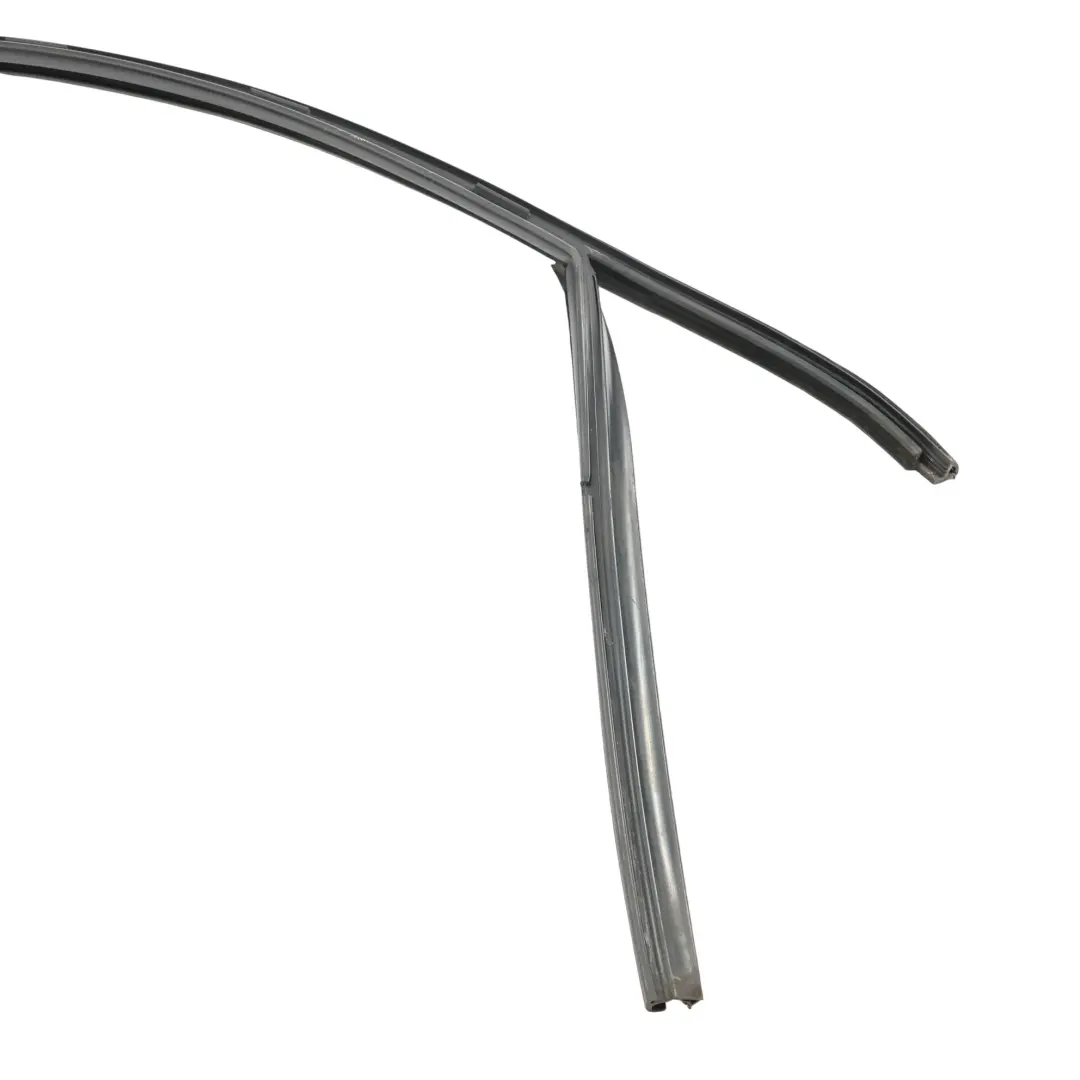 Joint Vitre Porte Avant Gauche pour Volkswagen Passat B7 à propos du numéro de pièce 3C4837431G Volkswagen Passat B7 Joint Vitre Porte Avant Gauche - SKU 3C4837431G - Numéro de pièce 3C4837431G