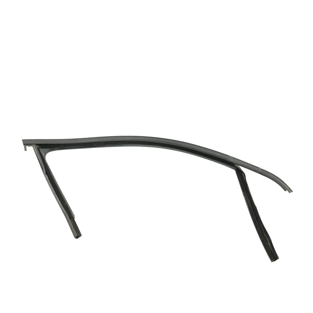 Uszczelka Szyby Drzwi Prawy Przód do Volkswagen Passat B7 o numerze 3C4837432G Volkswagen Passat B7 Uszczelka Szyby Drzwi Prawy Przód - SKU 3C4837432G - Numer Części 3C4837432G