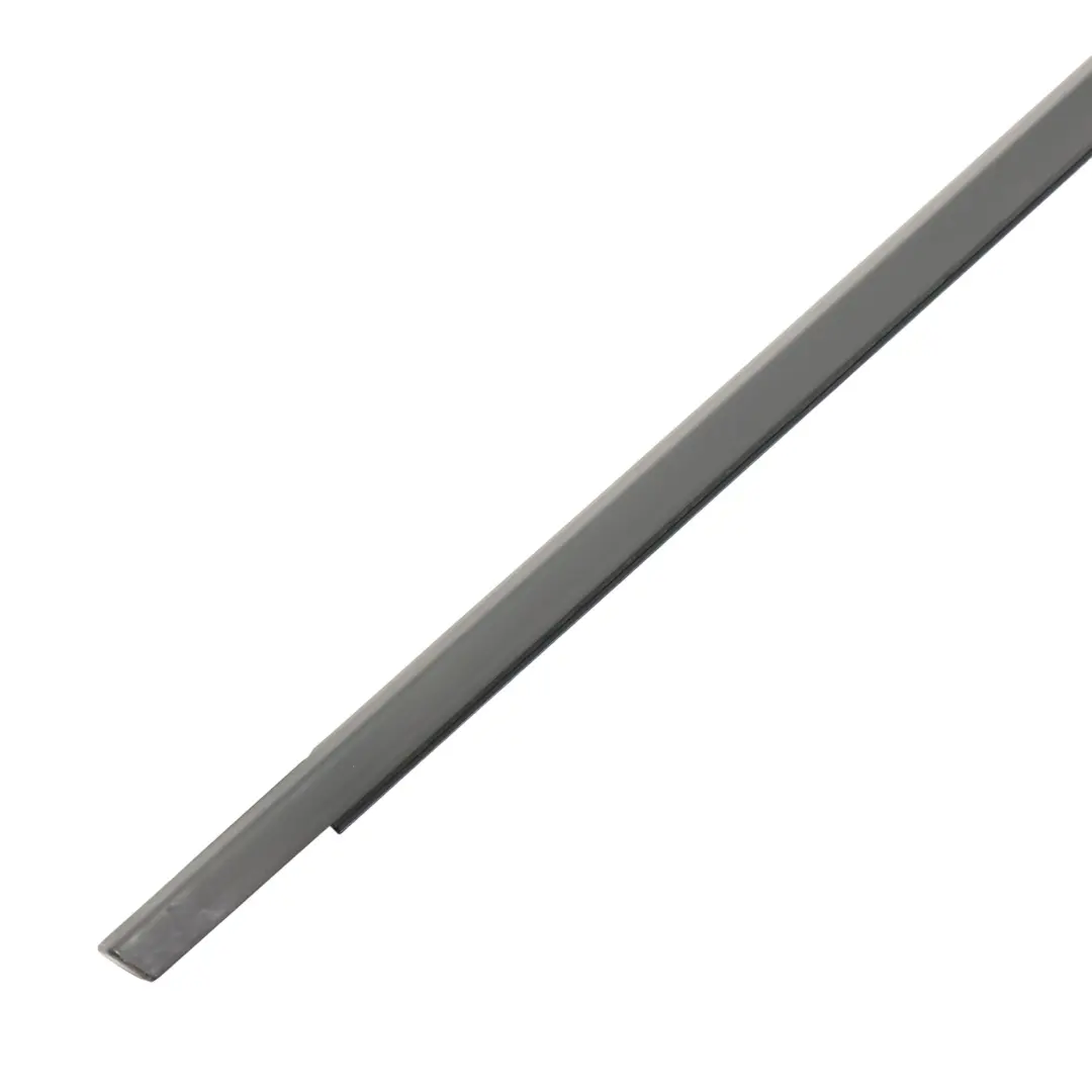 Uszczelka Listwa Szyby Drzwi Prawy Przód do Volkswagen Passat B6 o numerze 3C4837478B Volkswagen Passat B6 Uszczelka Listwa Szyby Drzwi Prawy Przód - SKU 3C4837478B - Numer Części 3C4837478B