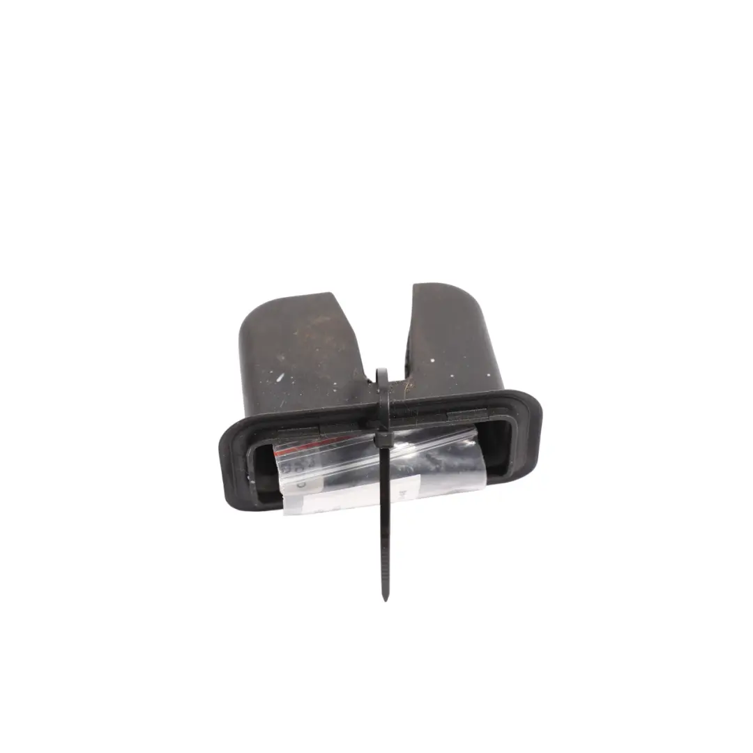 Cornice Serratura Bagagliaio Rivestimento per Volkswagen Passat B7 con numero di parte 3C5827520B Volkswagen Passat B7 Cornice Serratura Bagagliaio Rivestimento - SKU 3C5827520B - Numero di parte 3C5827520B