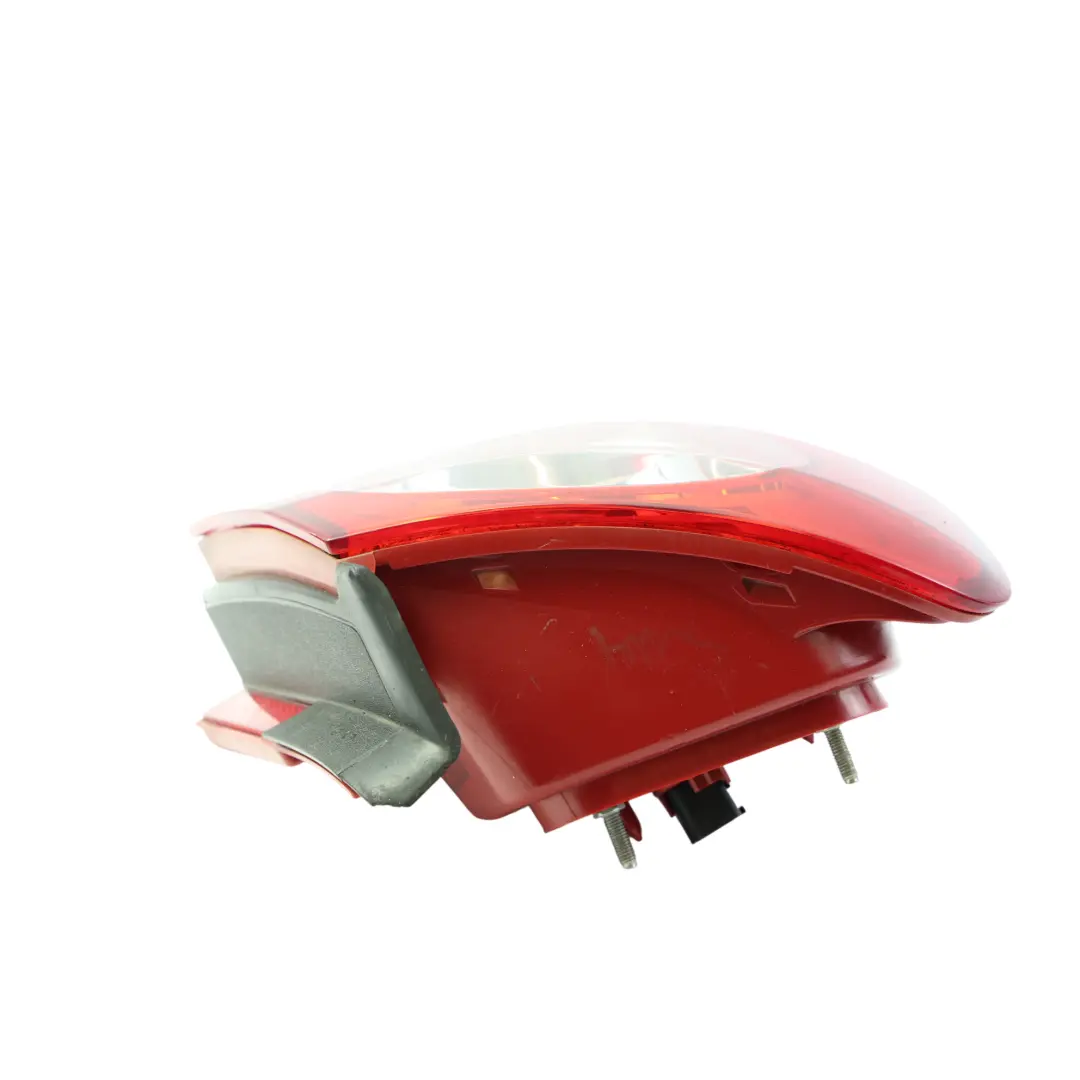 Feu Arrière Extérieur Gauche pour Volkswagen Passat B6 à propos du numéro de pièce 3C5945095C Volkswagen Passat B6 Feu Arrière Extérieur Gauche - SKU 3C5945095C - Numéro de pièce 3C5945095C