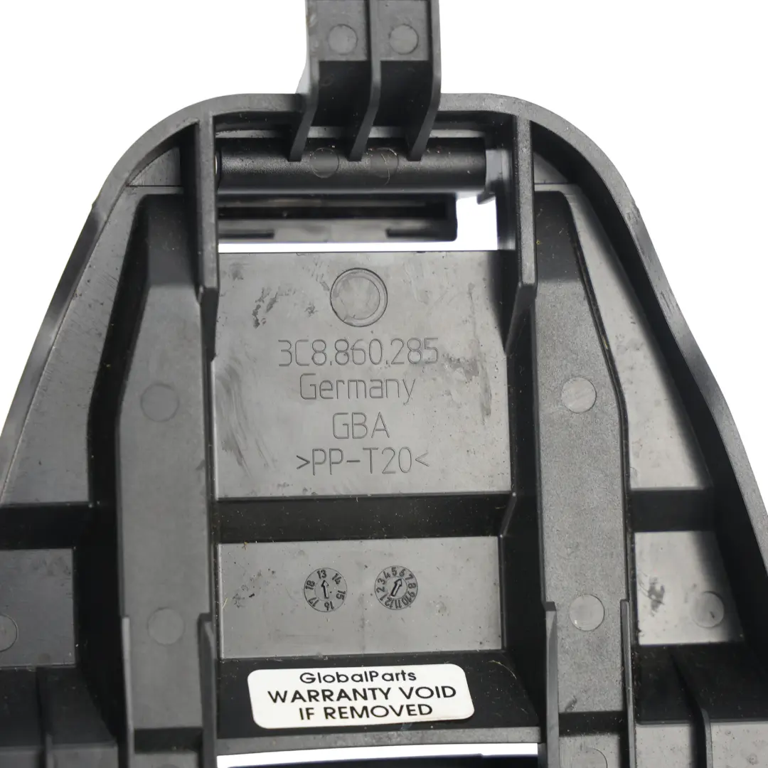 Uchwyt Apteczki I Trójkąta Ostrzegawczego do Volkswagen Passat CC o numerze 3C8860285 Volkswagen Passat CC Uchwyt Apteczki I Trójkąta Ostrzegawczego - SKU 3C8860285 - Numer Części 3C8860285