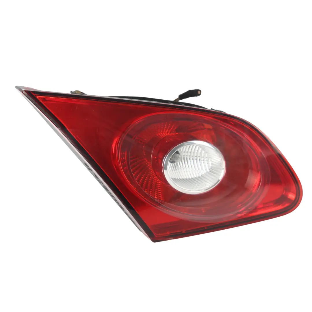 Lampa Tylna Wewnętrzna Lewa do Volkswagen Passat CC o numerze 3C8945093F Volkswagen Passat CC Lampa Tylna Wewnętrzna Lewa - SKU 3C8945093F - Numer Części 3C8945093F