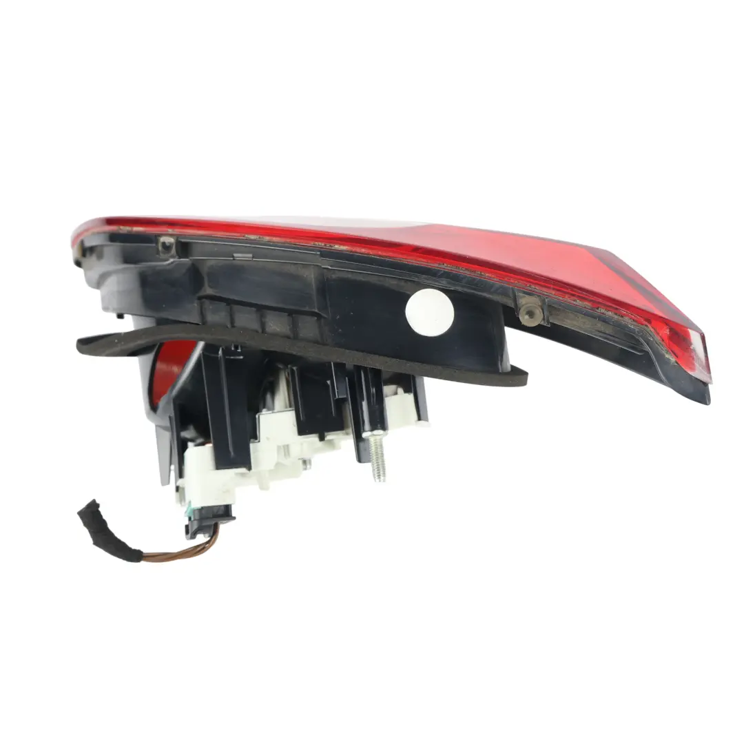 Lampa Tylna Wewnętrzna Lewa do Volkswagen Passat CC o numerze 3C8945093F Volkswagen Passat CC Lampa Tylna Wewnętrzna Lewa - SKU 3C8945093F - Numer Części 3C8945093F