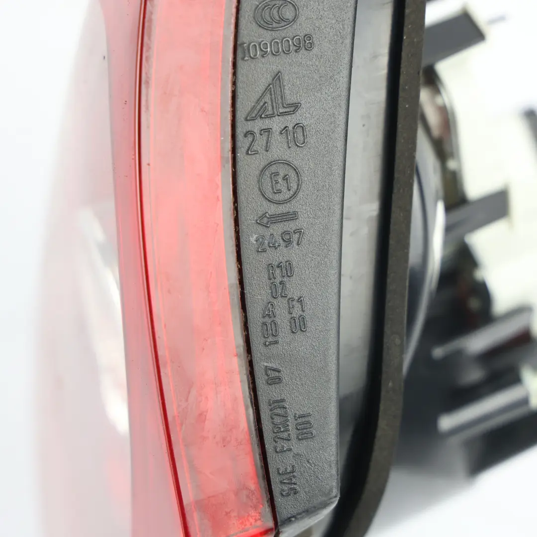 Volkswagen Passat CC Feu Arrière Intérieur Droit - SKU 3C8945094F - Numéro de pièce 3C8945094F