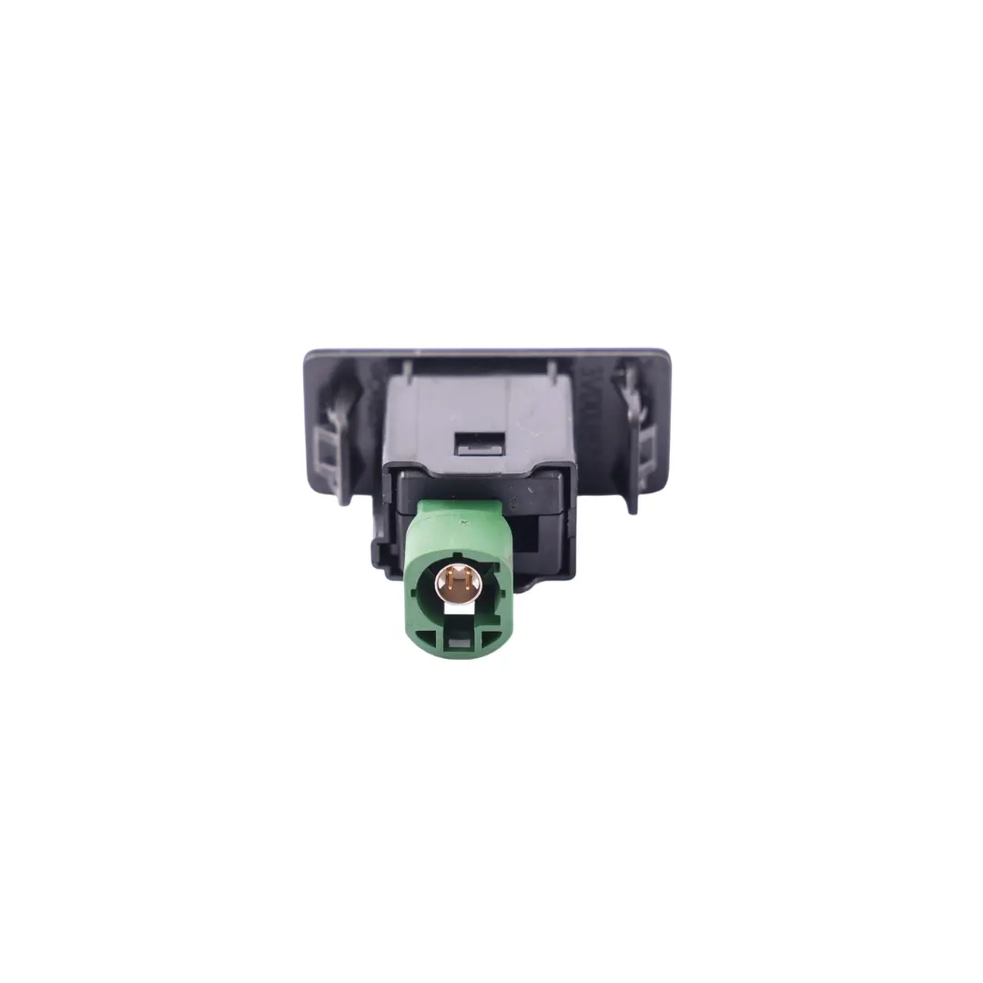 Mk3 3V Kombi Gniazdo Usb Złącze 2.0 Diesel do Skoda Superb o numerze 3V0035727 Skoda Superb Mk3 3V Kombi Gniazdo Usb Złącze 2.0 Diesel - SKU 3V0035727 - Numer Części 3V0035727
