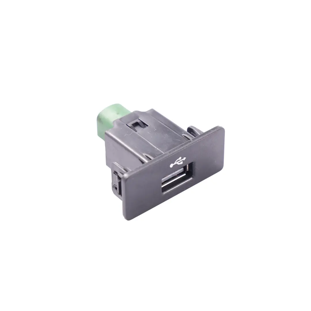 Mk3 3V Break Prise Connecteur USB 2.0 Diesel pour Skoda Superb à propos du numéro de pièce 3V0035727 Skoda Superb Mk3 3V Break Prise Connecteur USB 2.0 Diesel - SKU 3V0035727 - Numéro de pièce 3V0035727